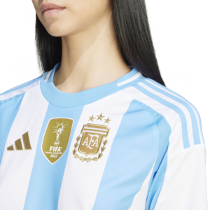 Argentína Fótboltatreyja Kvennasnið